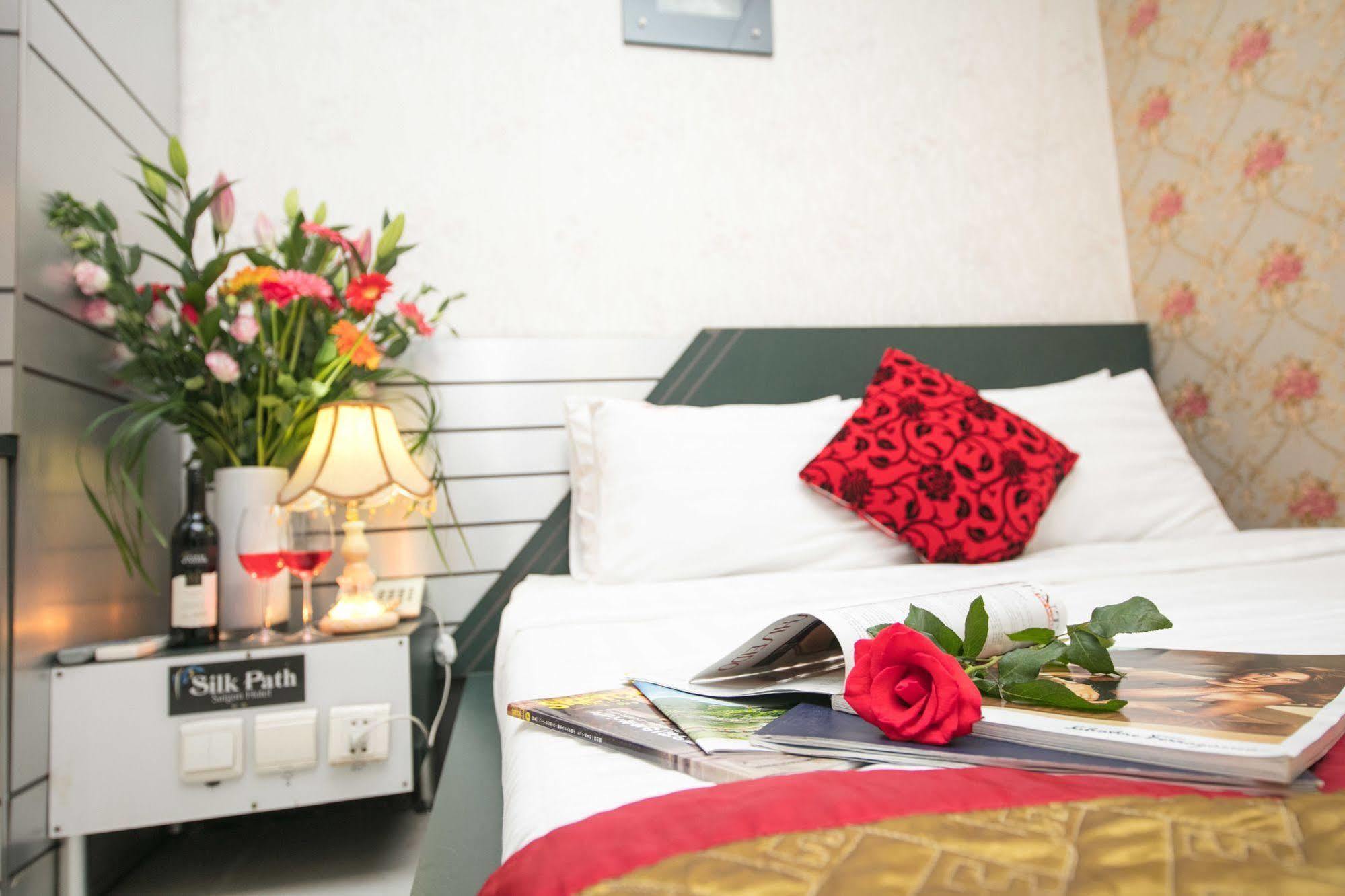הו צ'י מין סיטי Mai Vuong Saigon Hotel מראה חיצוני תמונה